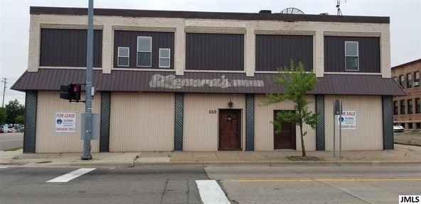 133 E Washington Ave, Jackson, MI 49201